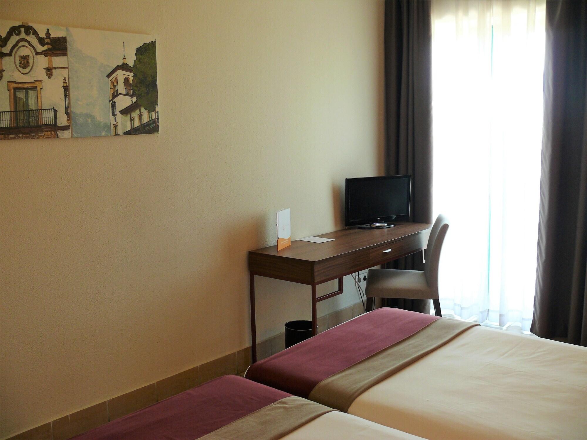 Hotel Oromana Alcalá de Guadaira Exteriör bild
